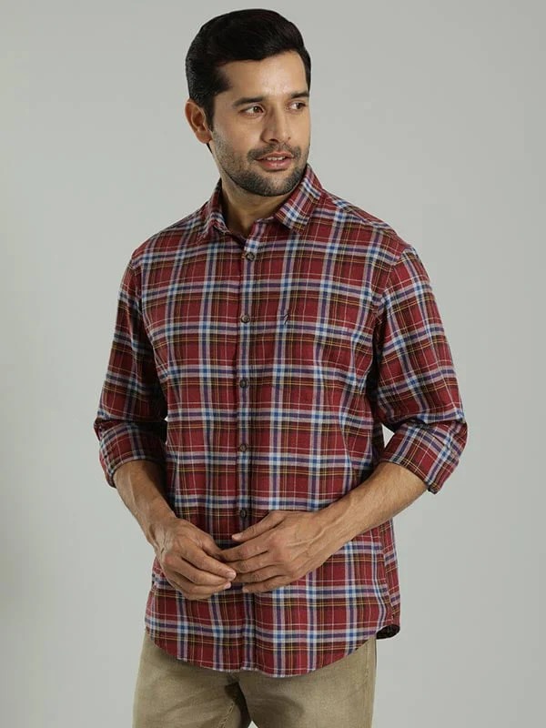 Indian Terrain Men Checkered Maroon Shirt